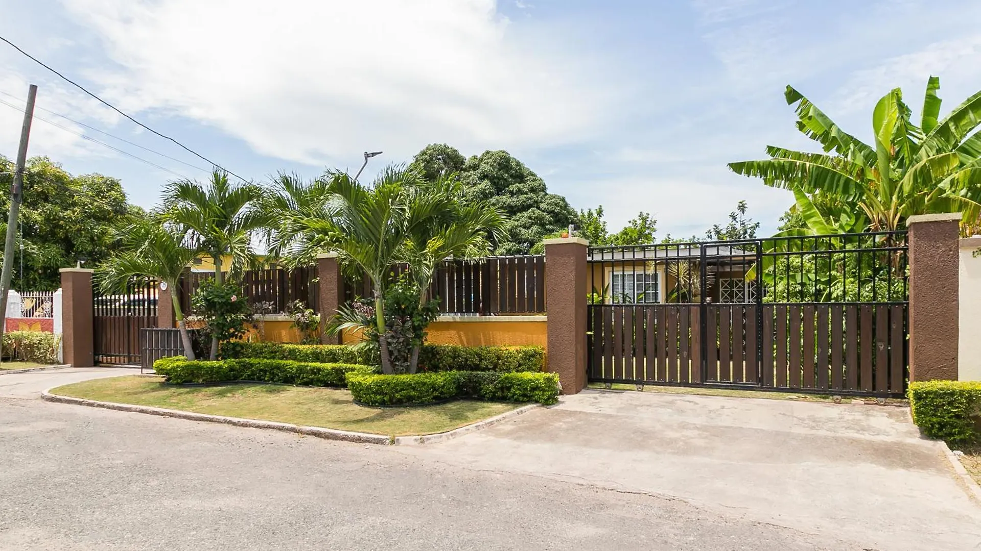 Aquahaven Retreat In Kingston Βίλα