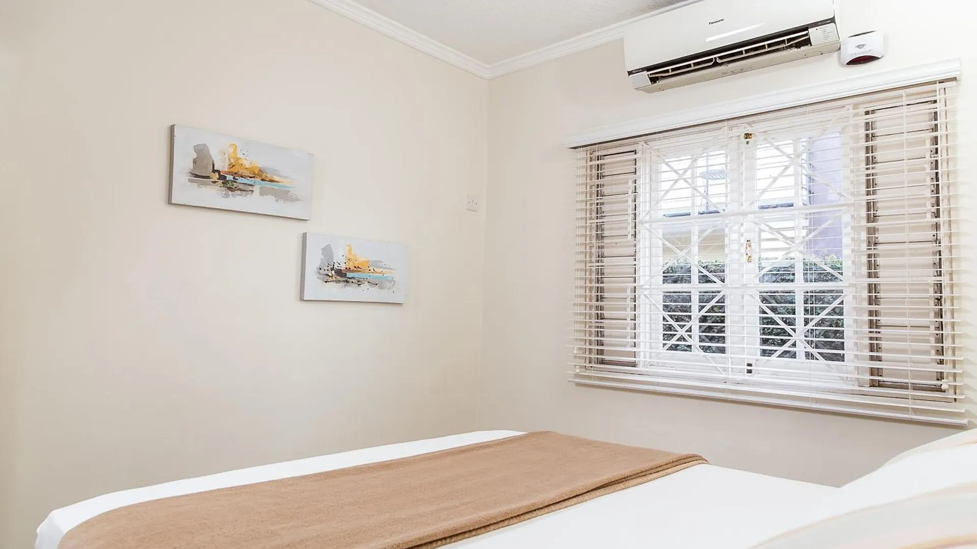 Aquahaven Retreat In Kingston Βίλα